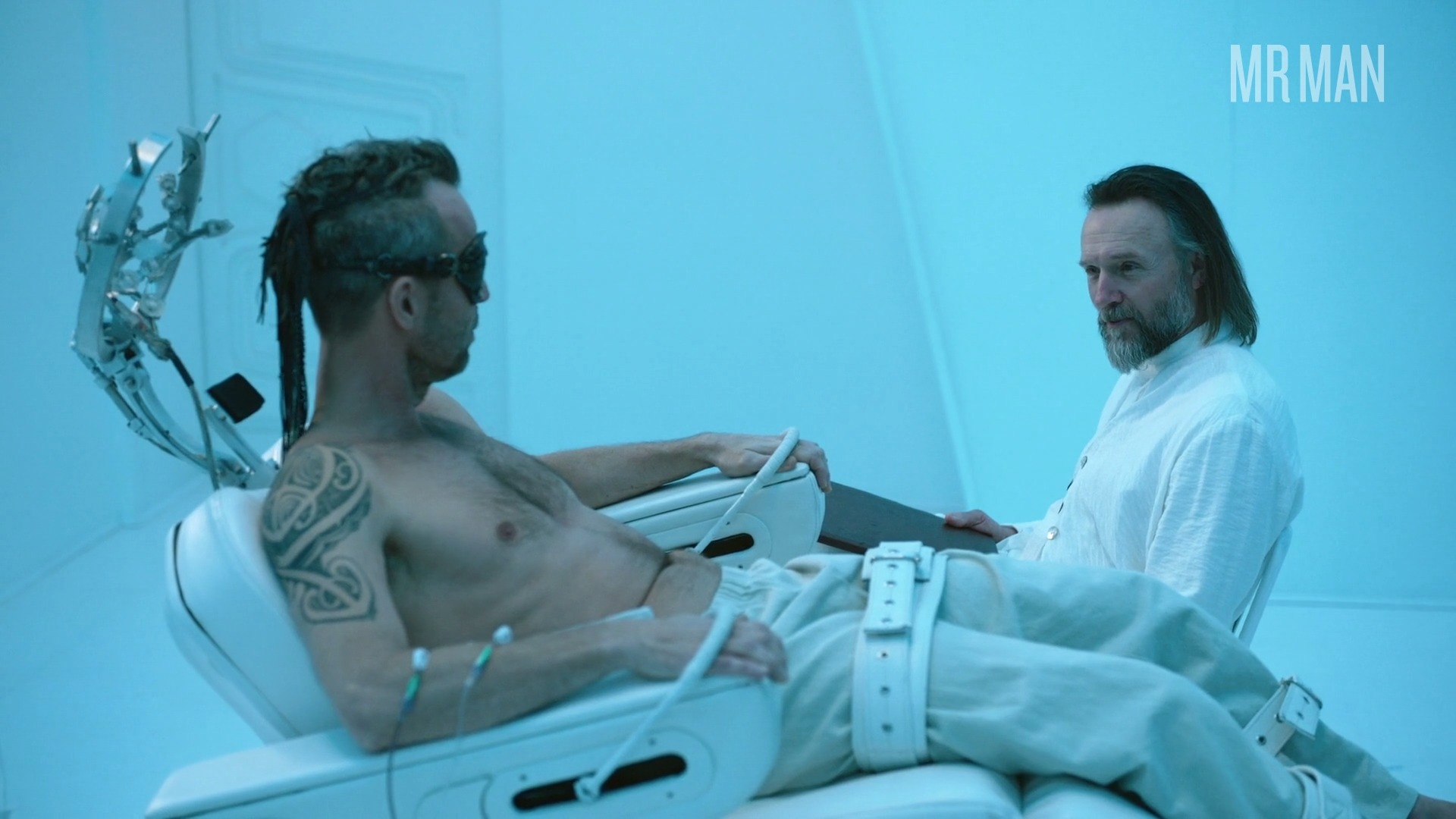 Hottest JR Bourne Scene in The 100. Shirtless. 53960