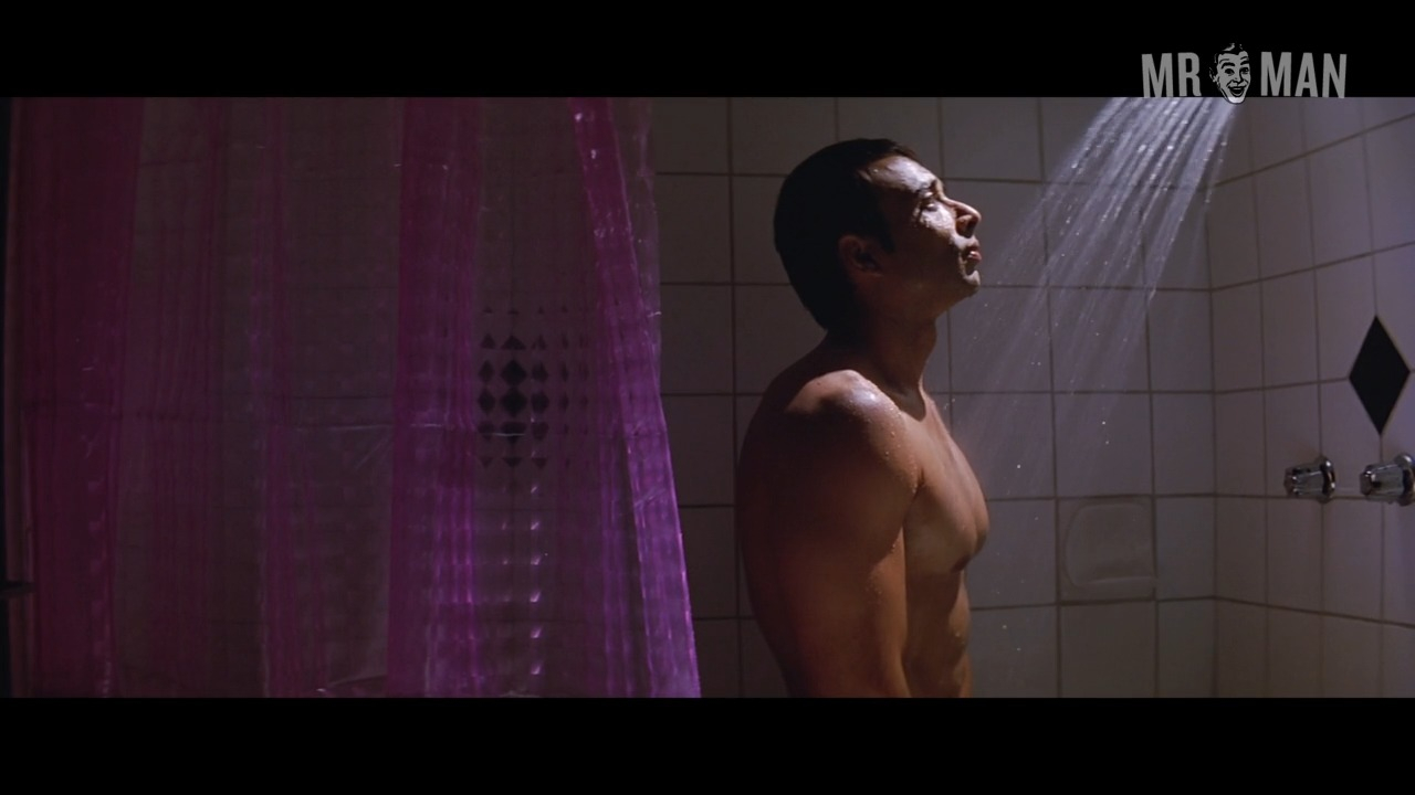 Sexiest Uday Chopra Scene in Neal 'N' Nikki. Shirtless. 13573