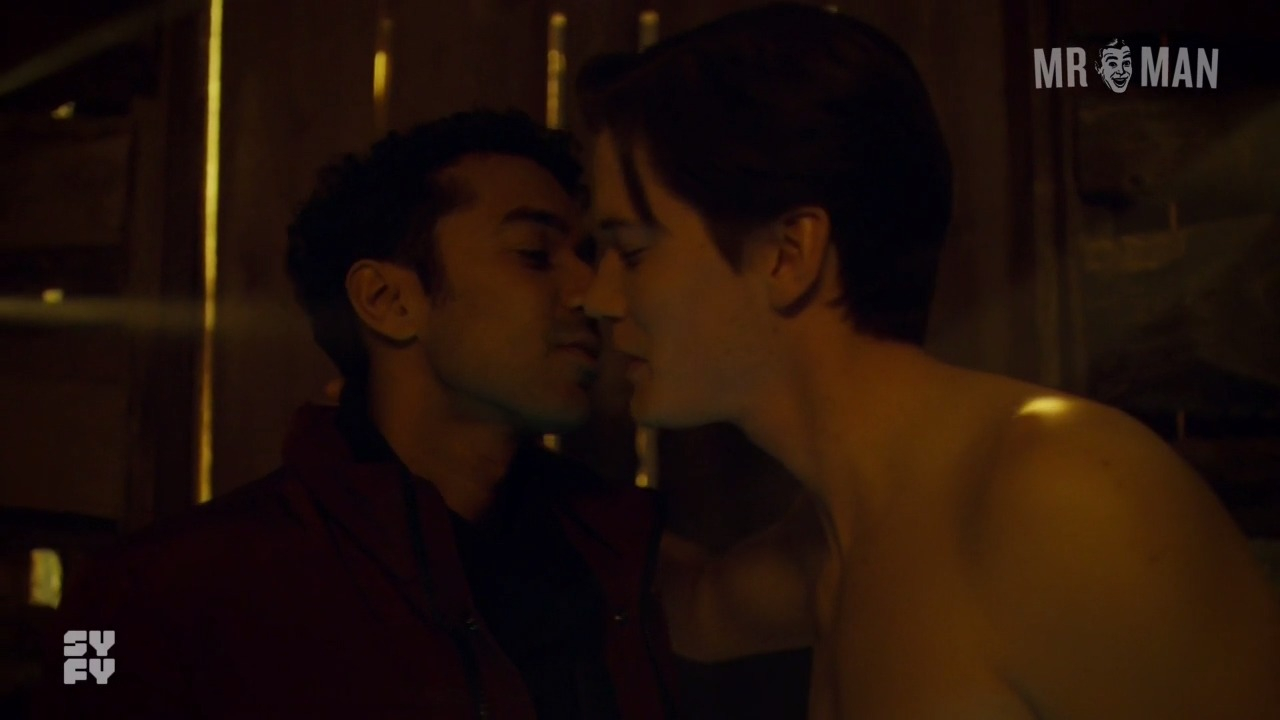 Wynonna Earp's Sexiest Scenes with Justin Kelly. Gay, Sexy, Shirtless. 26109