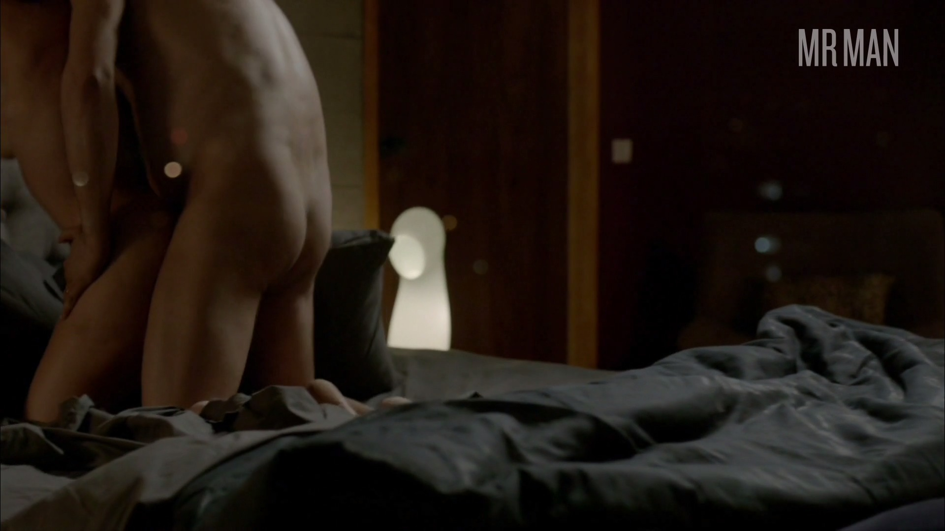 Nudes of Osvaldo (Cliente Karin) from O Negócio. Butt, Shirtless, Straight. 38982