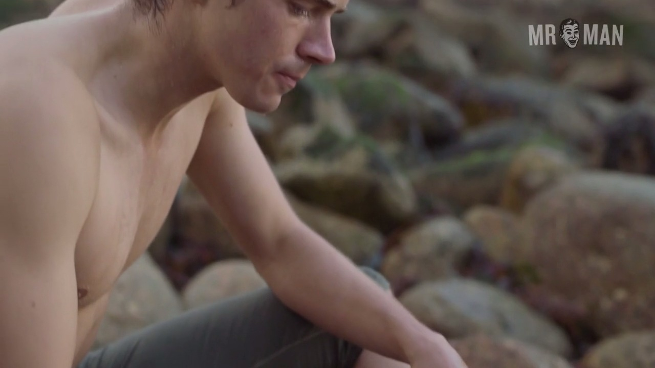 Hottest Harry Richardson Scene in Poldark. Shirtless, straight. 20786