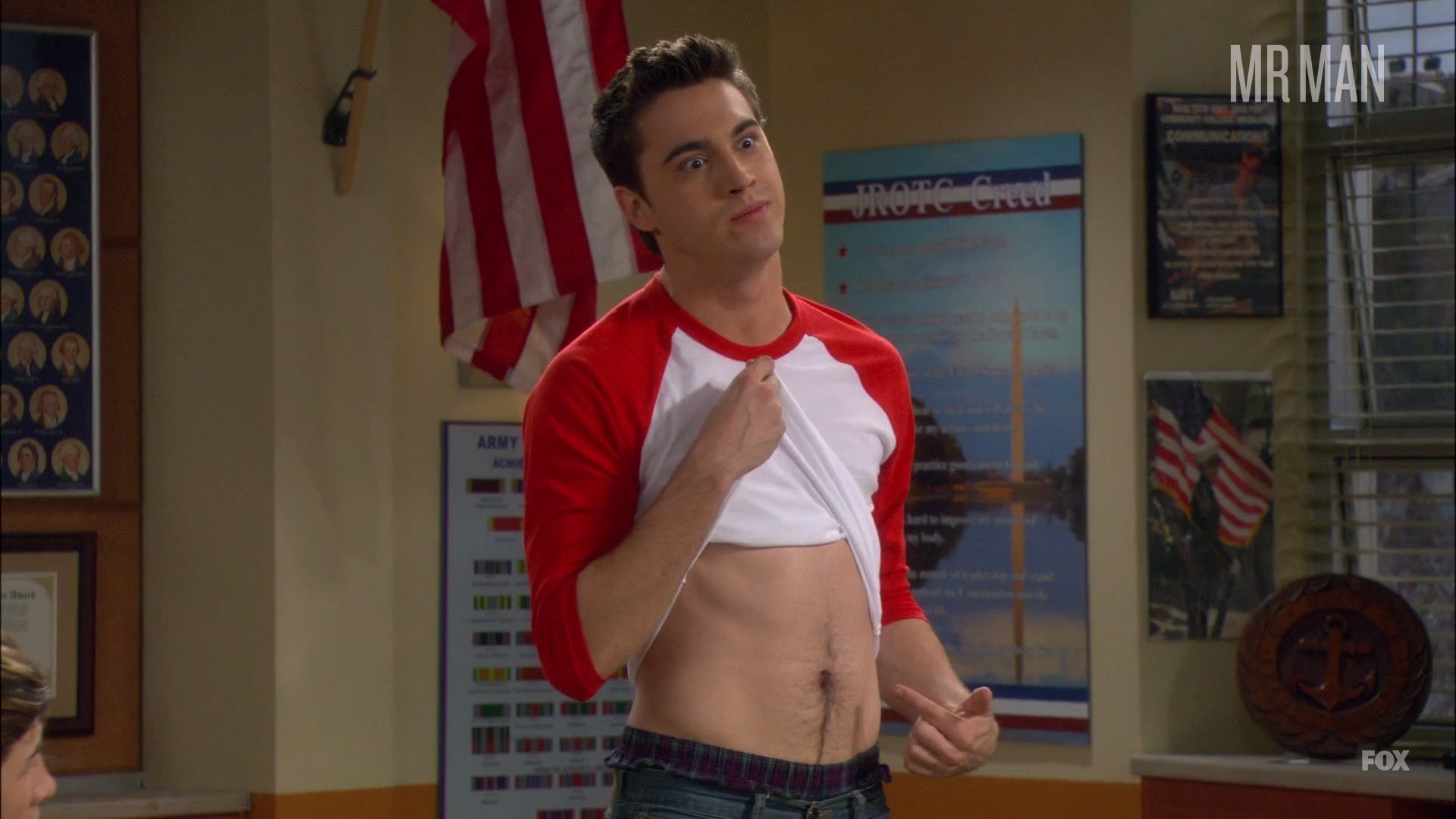 Sexiest Scenes of Matt from Last Man Standing. Sexy. 29267