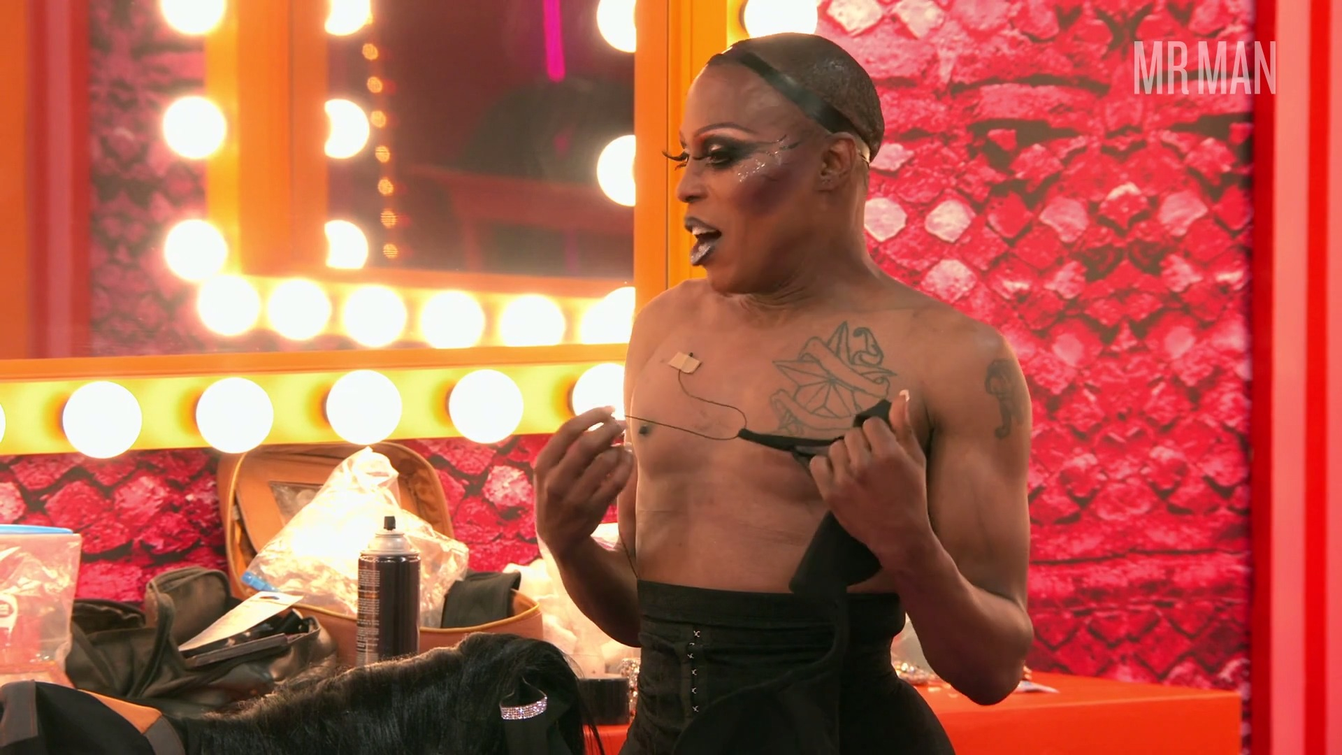 Sexiest Scenes of Himself - Contestant (as Rośe) from RuPaul's Drag Race. Shirtless, underwear. 57599
