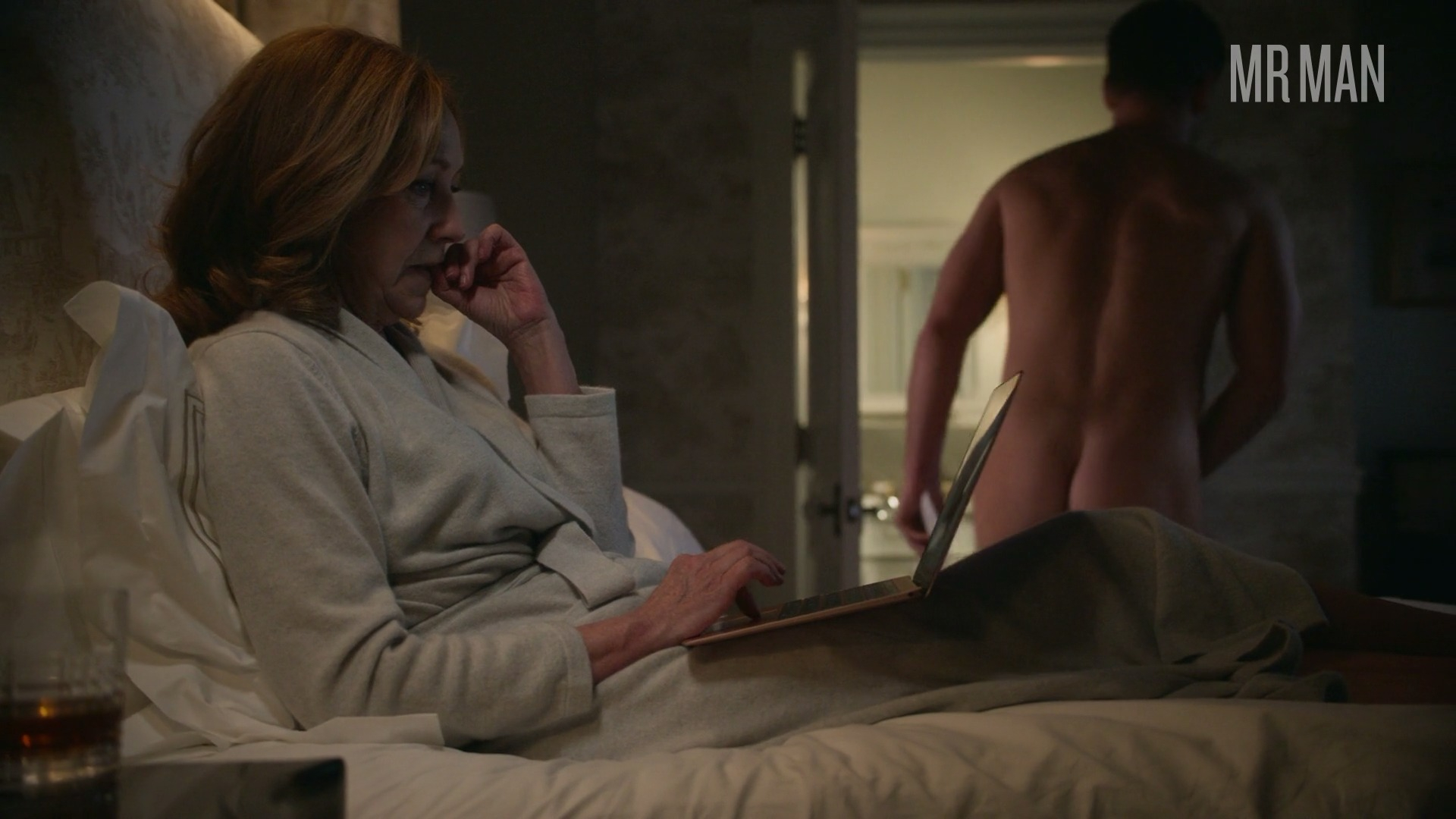Nudes of Buck Naked Younger Man from Designated Survivor. Butt, Shirtless. 35466
