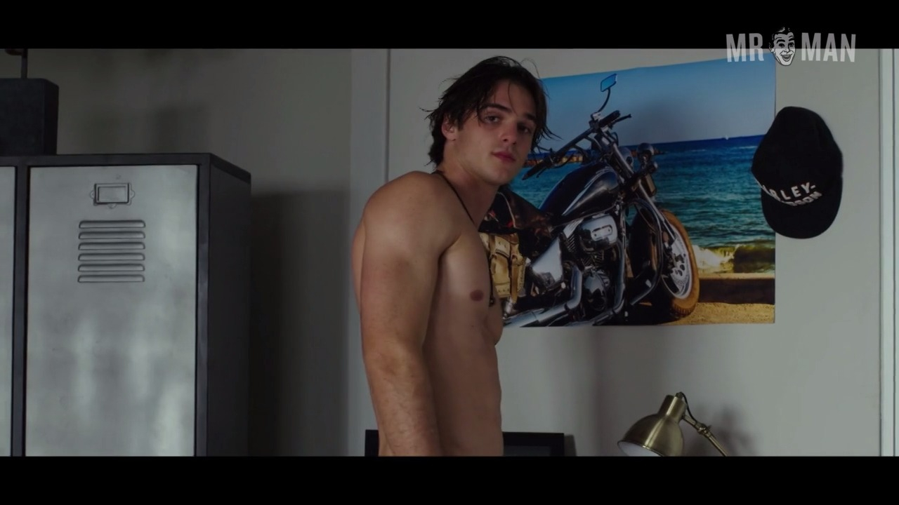 The Kissing Booth's Sexiest Scenes with Jacob Elordi. Shirtless, bathing suit. 24426