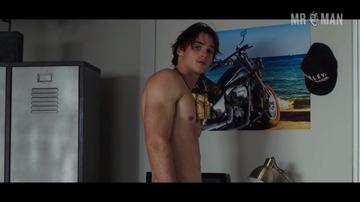 Jacob Elordi in The Kissing Booth (2018) Shirtless Bathing Suit Shirtless 24426