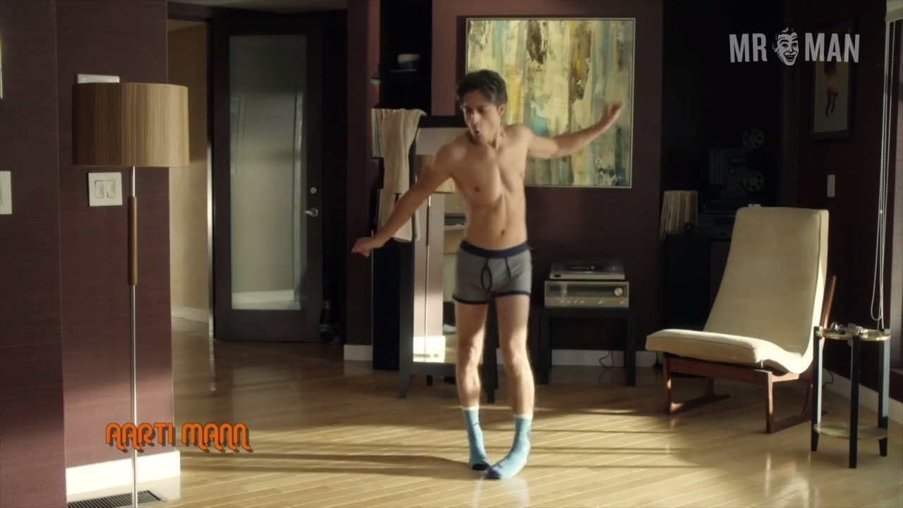 Matt Bush in Sharon 1.2.3. (2018) Shirtless Underwear Bulge Bulge Sexy 26276