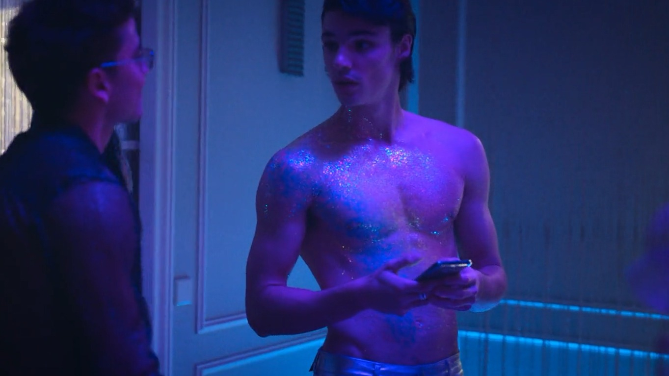 Elite's Sexiest Scenes with Fernando Lindez. Shirtless, bulge, butt. 77274