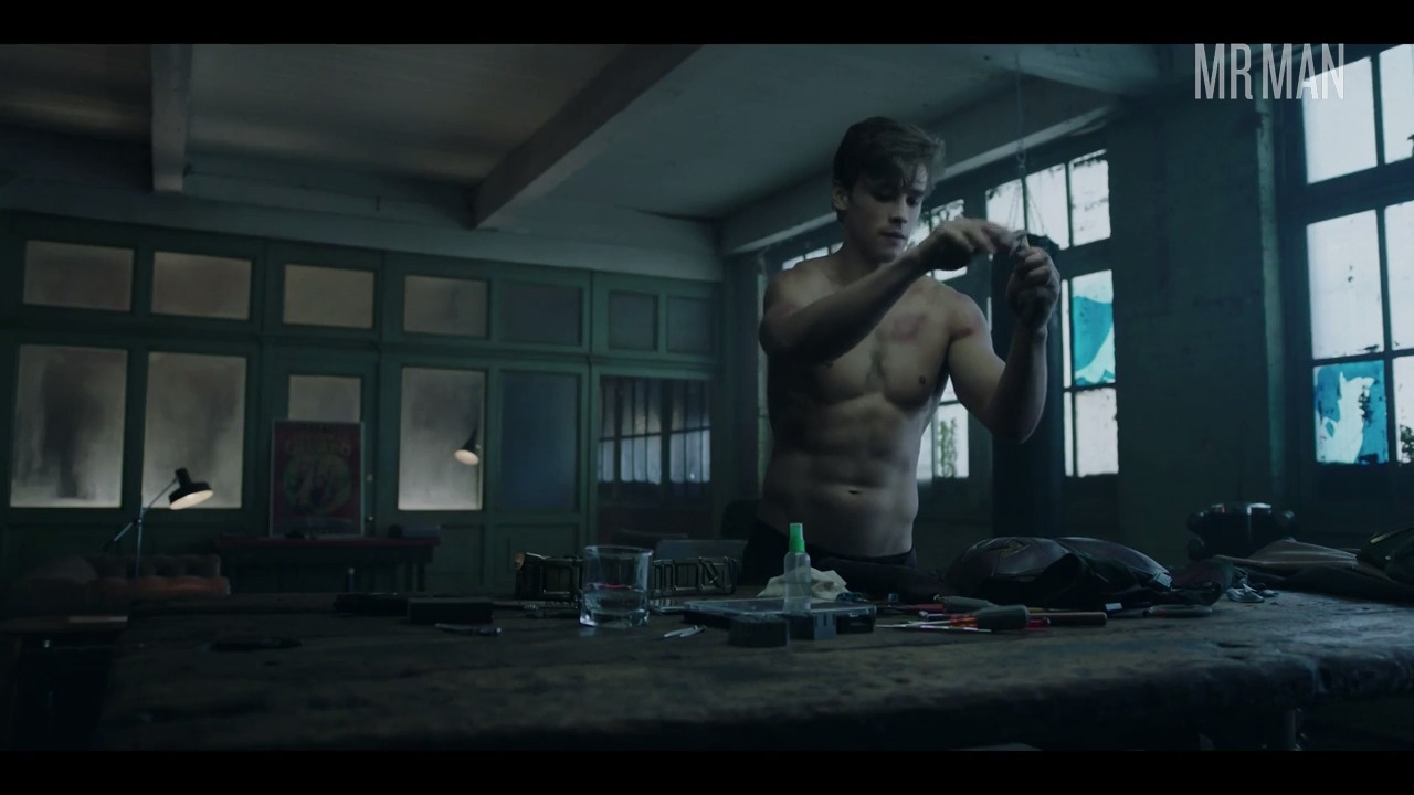 Hottest Dick Grayson / Robin / Nightwing Scenes. Shirtless, bathing suit. 26697