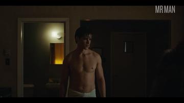 Brenton Thwaites in Titans (2018-2023) Shirtless Bathing Suit Shirtless 27386