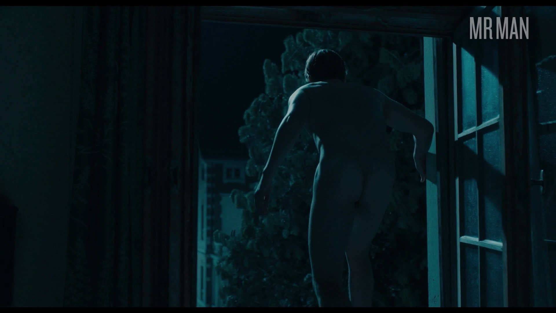 Tom Schilling Nude as Kurt Barnert. Butt, Shirtless, sexy, straight. 28280