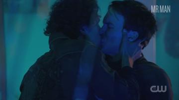Sexiest Scenes of Alex Manes from Roswell, New Mexico. Gay, sexy, shirtless. 29681