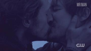 Roswell, New Mexico's Sexiest Scenes with Tyler Blackburn. Gay, sexy, shirtless. 73782