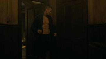 Tom Hopper in The Umbrella Academy (2019-2024) Shirtless Bulge Cgi 30726