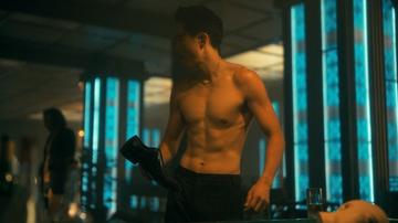 Sexiest Robert Sheehan Scene in The Umbrella Academy. Bulge, Underwear, gay, sexy. 73285