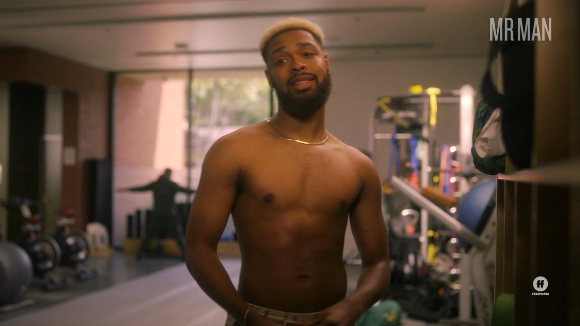 Sexiest Scenes of Des from grown-ish. Shirtless. 64577