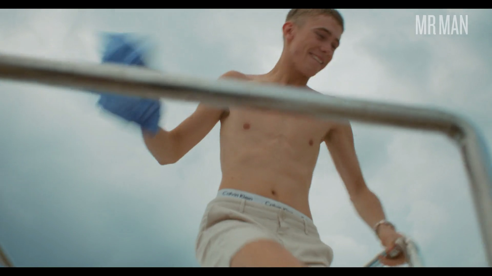Quicksand's Sexiest Scenes with Felix Sandman. Shirtless, straight. 32478