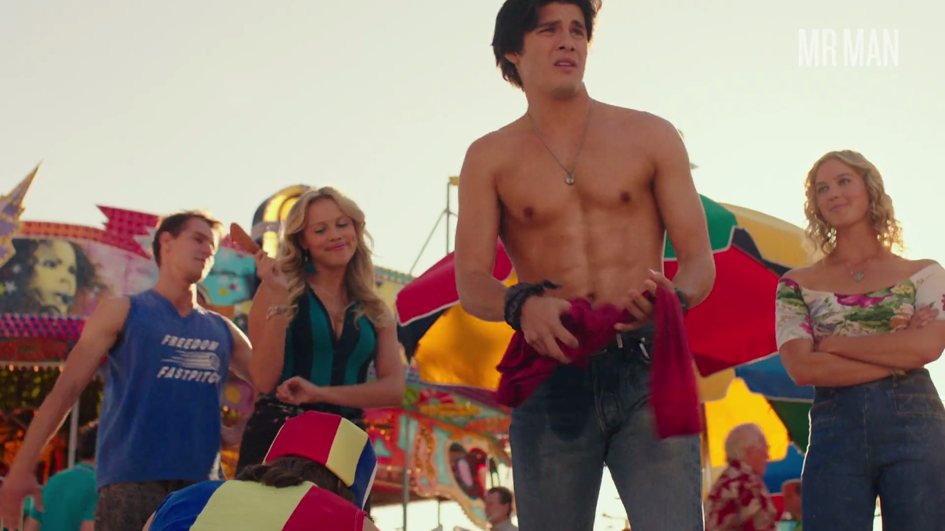Ricardo Hoyos in Bumblebee (2018) Shirtless Shirtless Underwear 33324