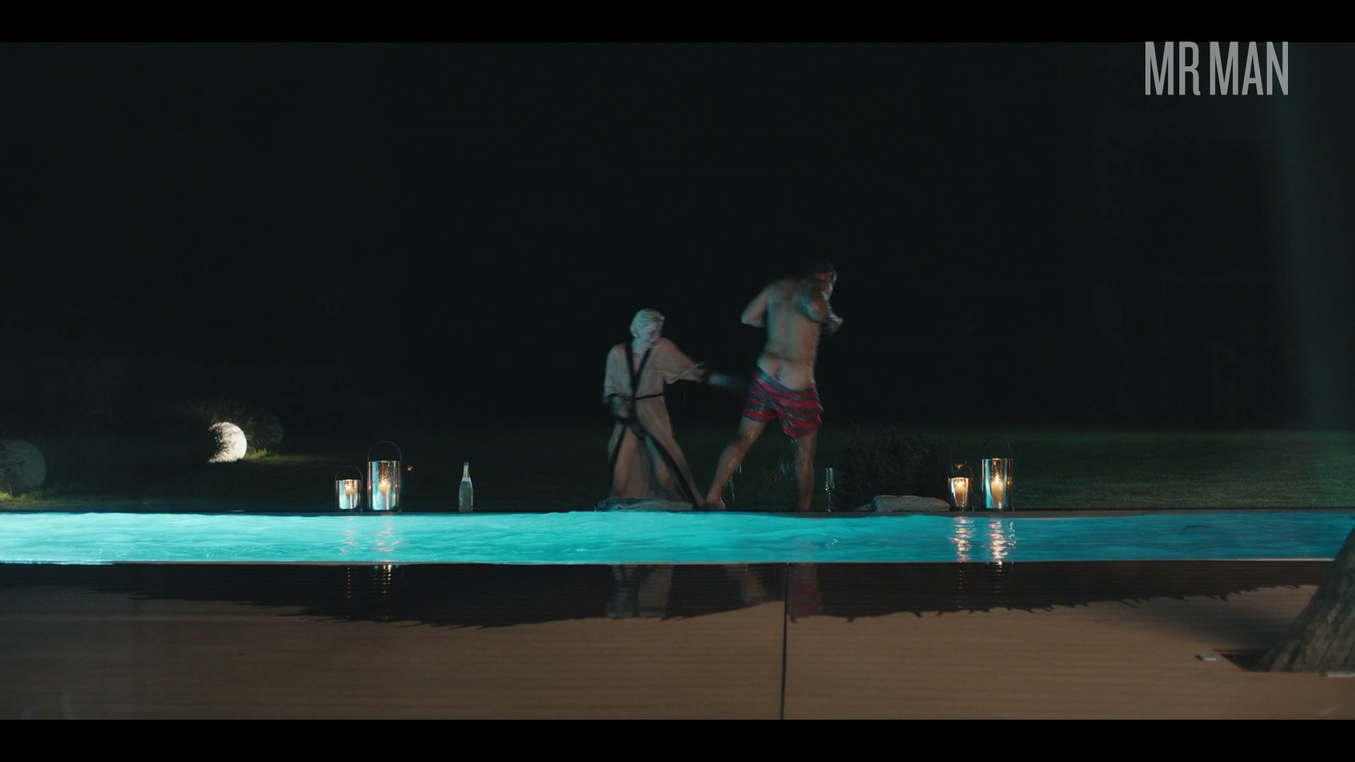 Nudes of Lisa's father from How to Sell Drugs Online (Fast). Bathing Suit, Butt. 52014