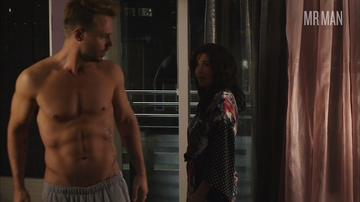 Thijs Römer in The Neighbors (2014-2017) Shirtless Sexy Shirtless 35550