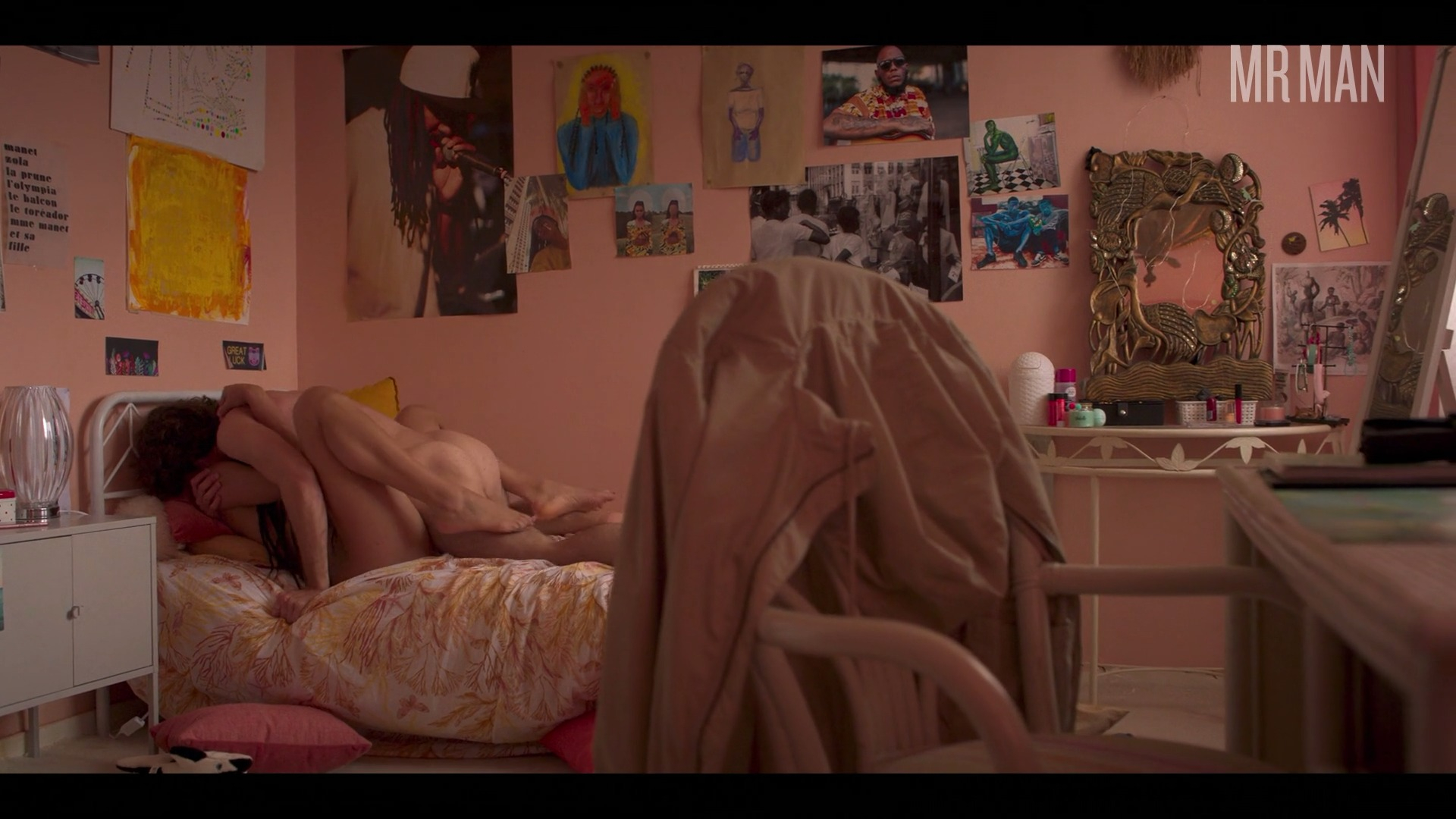 Victor from Mortel Naked. Butt, Shirtless, Straight, bathing suit, bulge. 62711