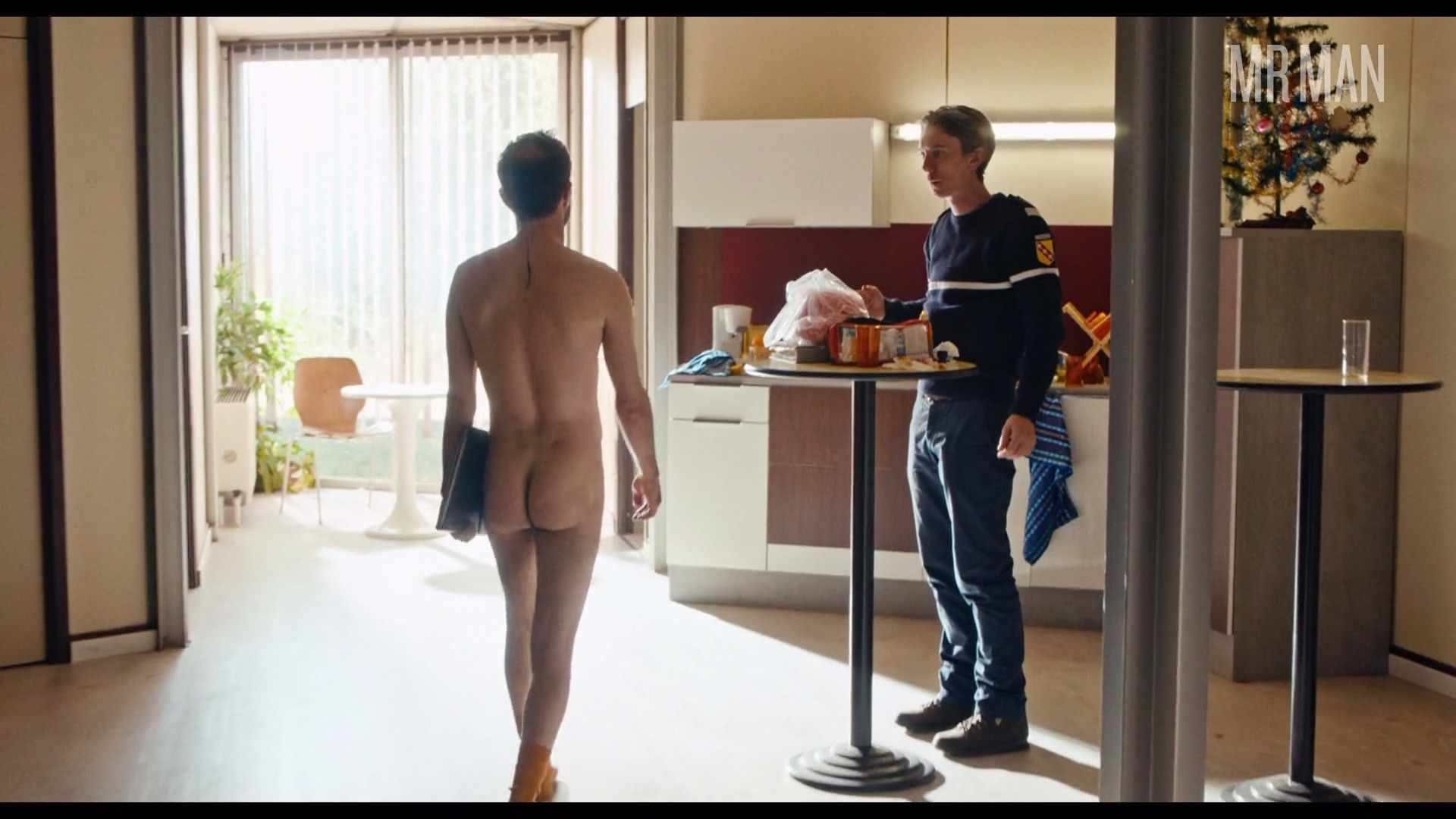 Alexandre Steiger Naked as Le Lieutenant Michel Smicer. Butt, Shirtless. 46983
