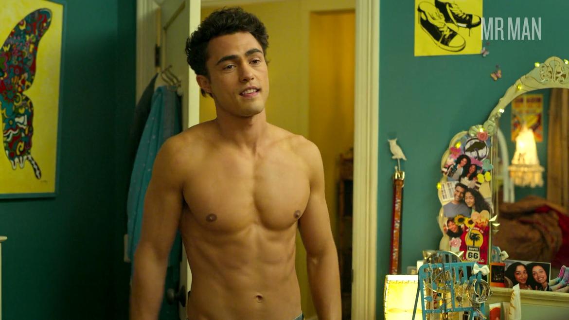 Never Have I Ever's Sexiest Scenes with Darren Barnet. Sexy, Shirtless, straight. 48450