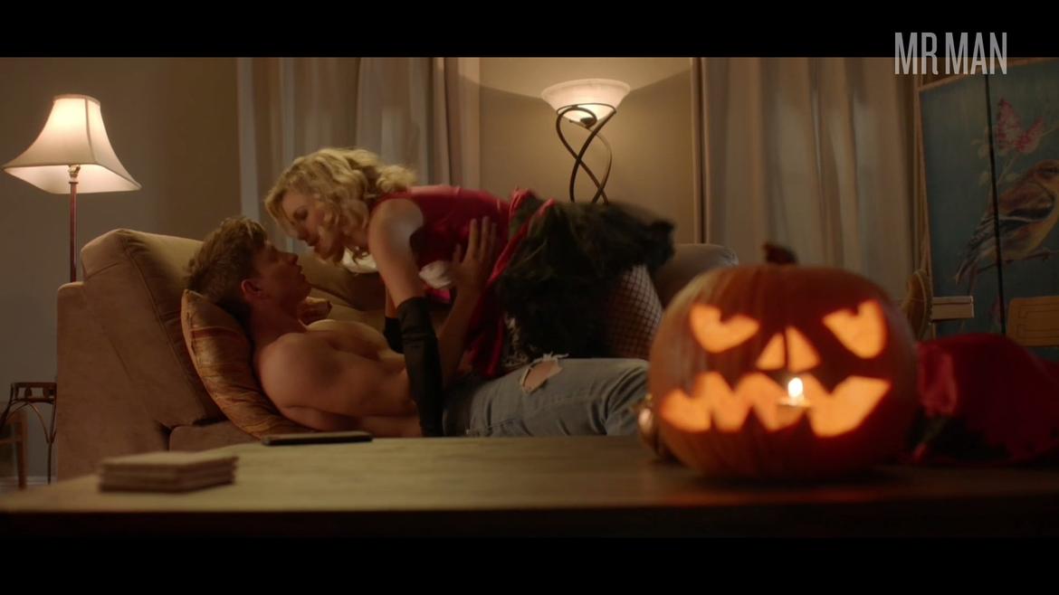 Sexiest Scenes of Flash from Black Pumpkin. Shirtless, Straight. 56549