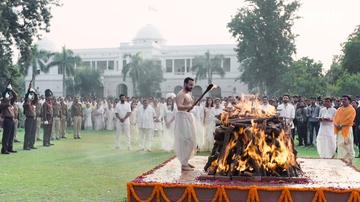 Hottest Saif Ali Khan Scene in Tandav. Shirtless. 57620