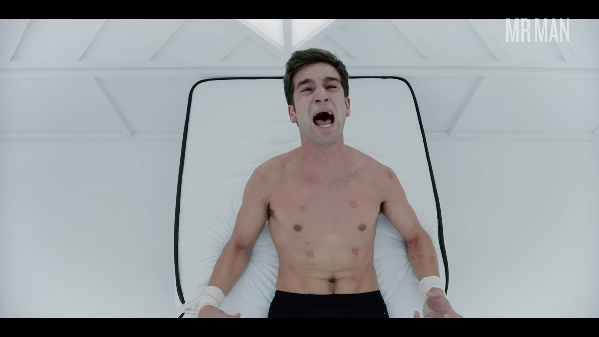Hottest Carlos Alcaide Scene in The Boarding School: Las Cumbres. Sexy, Shirtless, Underwear, bulge, butt. 58664