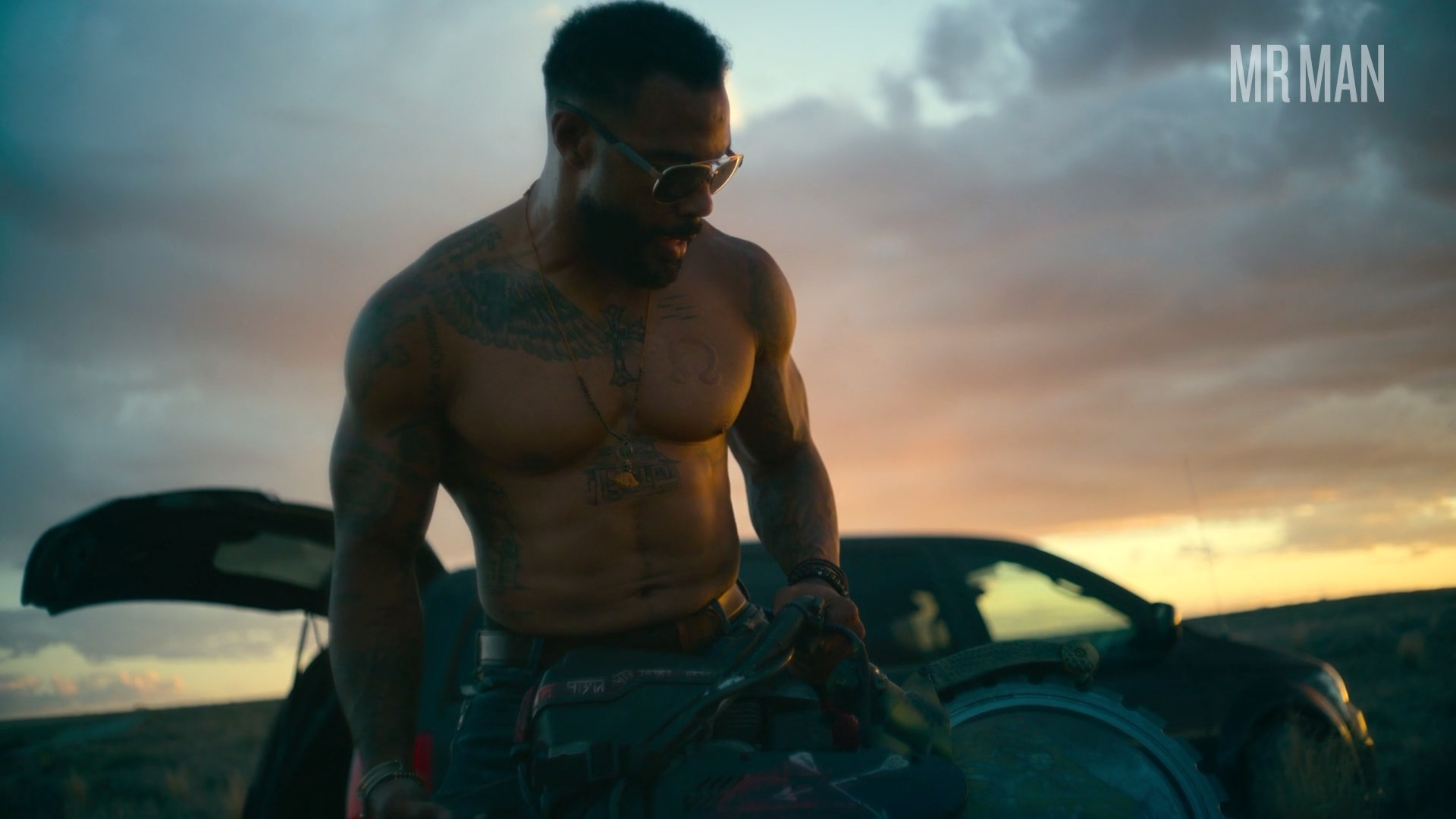 Sexiest Scenes of Vanderohe from Army of the Dead. Shirtless. 61349