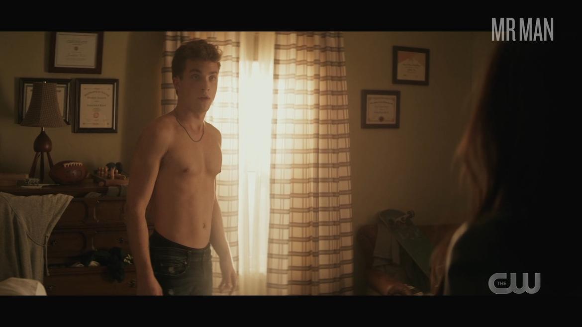 Superman & Lois's Sexiest Scenes with Jordan Elsass. Sexy, Shirtless. 73020