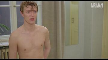 David Bowie in Just a Gigolo (1978) Sexy Shirtless Sexy Shirtless 62567
