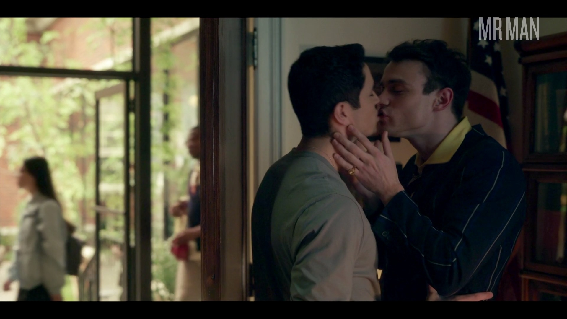 Hottest Thomas Doherty Scene in Gossip Girl. Gay, Sexy, bathing suit, butt. 63650