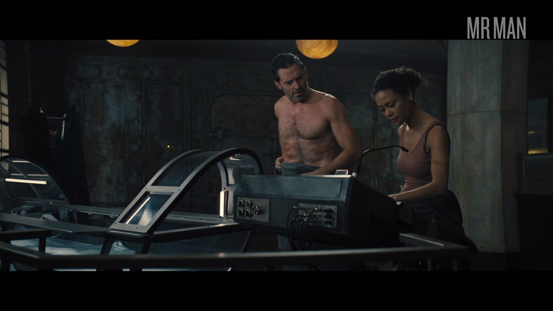 Sexiest Scenes of Nicolas 'Nick' Bannister from Reminiscence. Shirtless, Underwear, sexy, straight. 64151