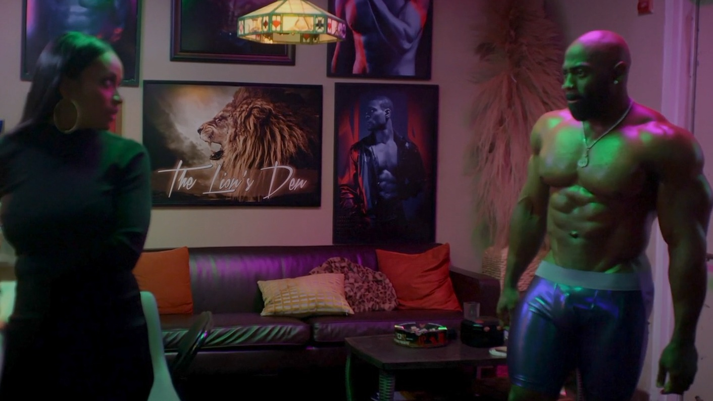 Sexiest Jeremy Williams Scene in All the Queen's Men. Bulge, Shirtless, Straight, balls, butt. 80731