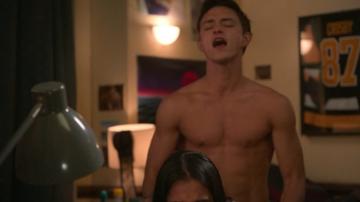 Will Ropp in The Sex Lives of College Girls (2021-2025) Sexy Shirtless Straight Sexy Shirtless 67302