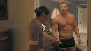 Alan Ritchson in Reacher (2022-2025) Sexy Shirtless Underwear Bulge Bulge Butt 81160