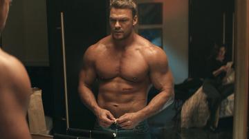 Sexiest Scenes of Jack Reacher from Reacher. Sexy, Shirtless, Straight, bulge, butt. 77753