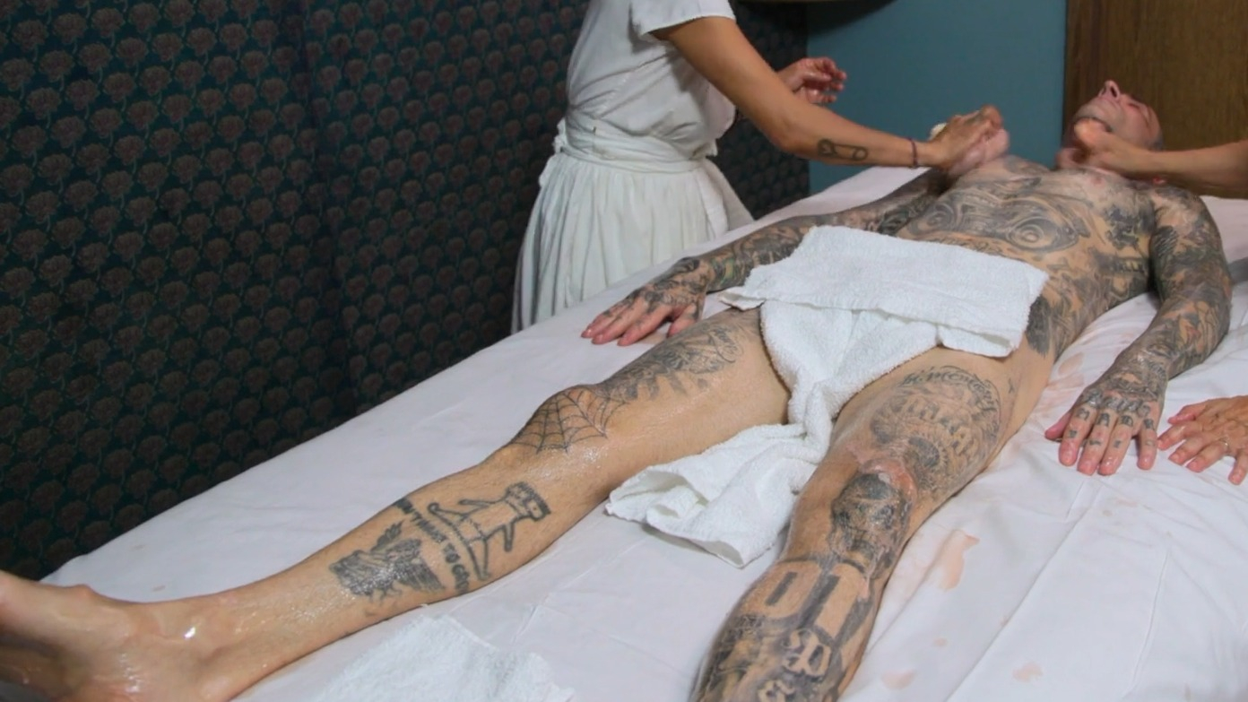 The Kardashians's Sexiest Scenes with Travis Barker. Sexy, Shirtless. 72786
