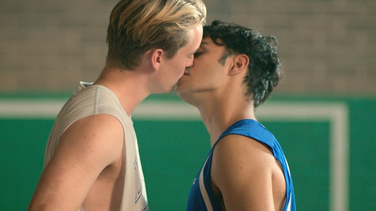 Hottest Thomas Weatherall Scene in Heartbreak High. Gay, shirtless, straight. 74000