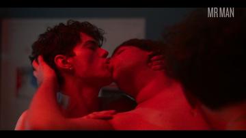 Héctor Doncell Naked as Chico Ligue Da 1. Gay, Shirtless, Underwear, Sexy, Butt, bulge. 75081