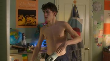 Joe Locke in Heartstopper (2022-2024) Shirtless Gay Shirtless 80275