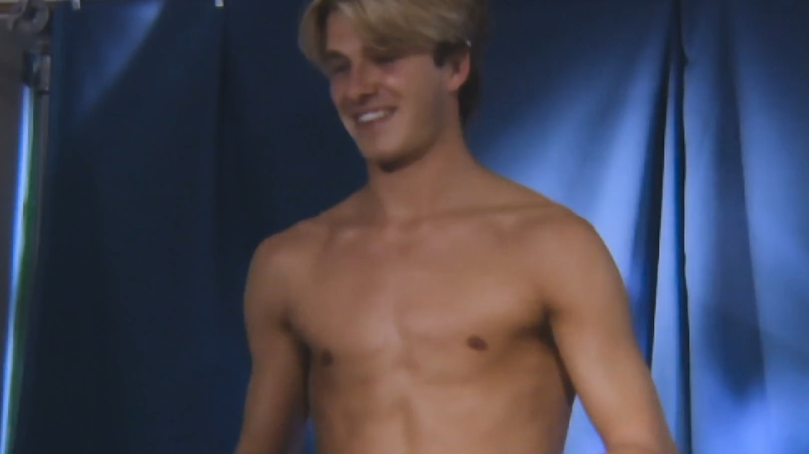Sexiest Scenes of Self from Beckham. Shirtless. 77093