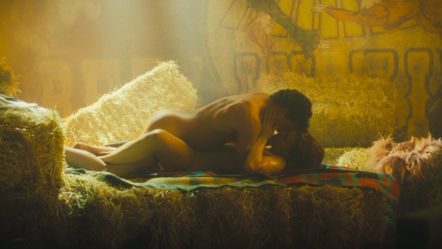Jaime Lorente Nude as Ángel Cristo. Butt, Shirtless, Straight, underwear. 77888