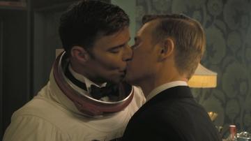 Ricky Martin, Rick Cosnett in Palm Royale (2024-2025) Gay Bathing Suit Bulge 78997