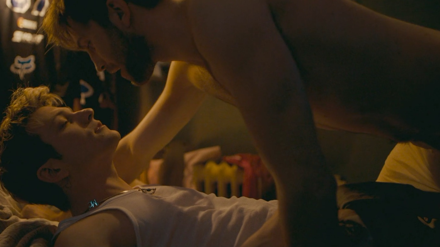 Sexiest Scenes of Hari from Anthracite. Gay, Shirtless. 78773