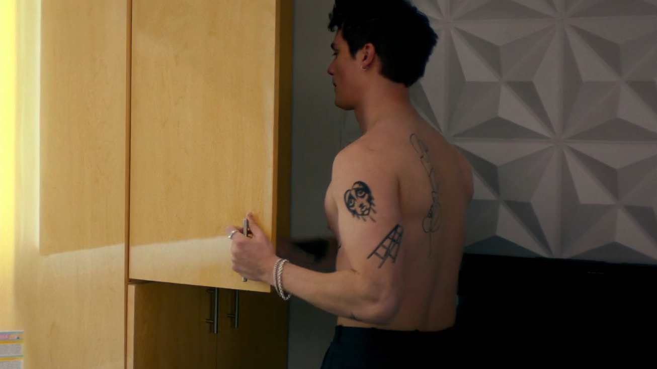 Sexiest Nicholas Galitzine Scene in The Idea of You. Shirtless, straight. 78931