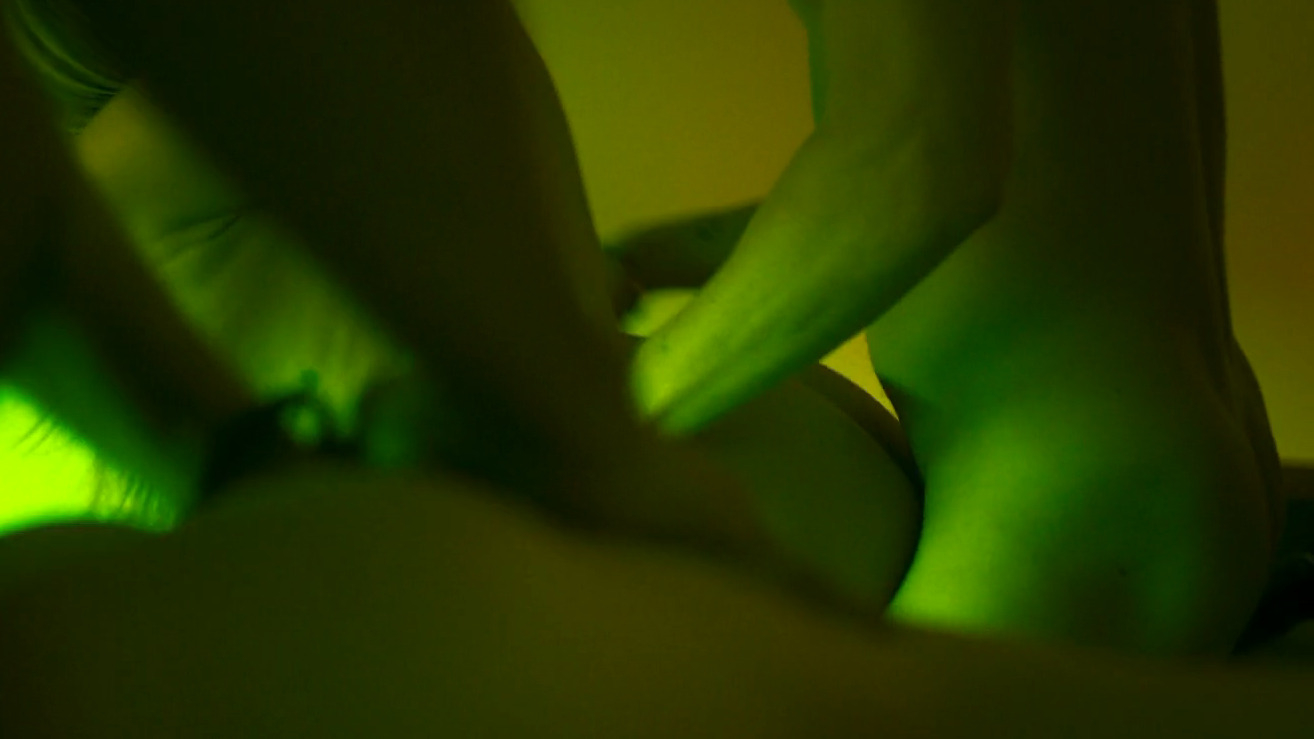 Arón Piper Nude in The Courier. Butt, Sexy, Shirtless, Straight. 79036