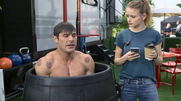 Zac Efron in A Family Affair (2024) Shirtless Sexy Shirtless 79465